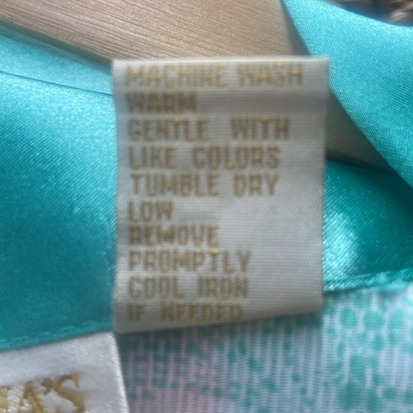 Victoria's Secret peach and aqua, wraparound silky feeling floral robe - Picture 10 of 15